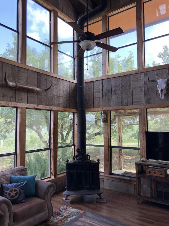 فندق Rockin' B Ranch Bluff House Pipe Creek المظهر الخارجي الصورة