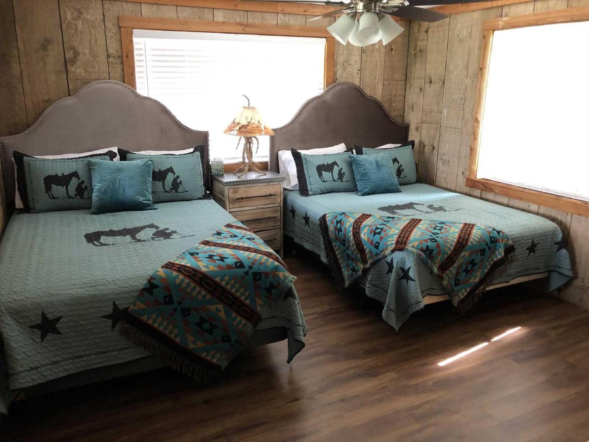 فندق Rockin' B Ranch Bluff House Pipe Creek المظهر الخارجي الصورة